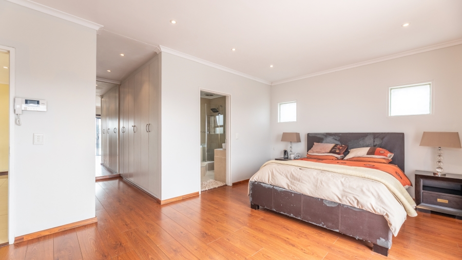 4 Bedroom Property for Sale in West Beach Western Cape